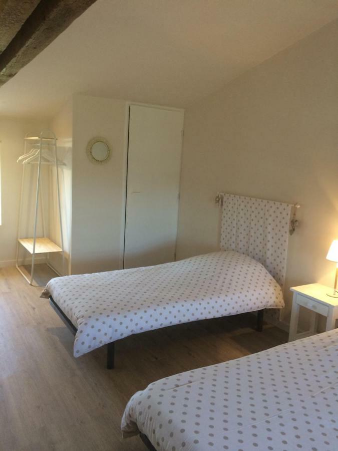 Le Petit Monty Gite Cote Etang Saint-Malo-du-Bois Екстер'єр фото